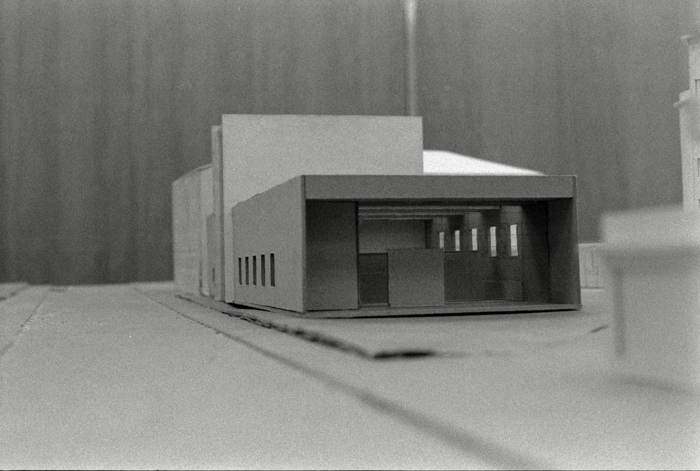 AHP F1993 03 004 sc240902 img01 NLP